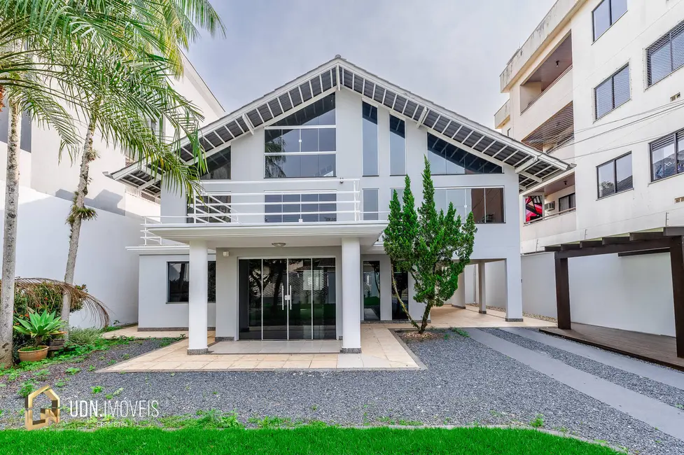 Foto 1 de Casa com 3 quartos à venda, 235m2 em Velha, Blumenau - SC