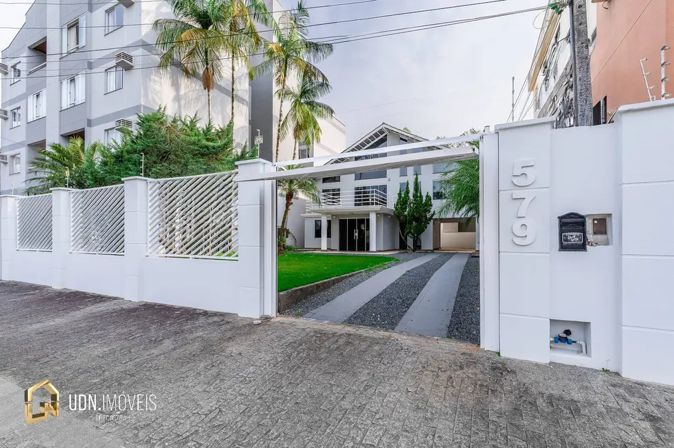 Casa com 3 quartos à venda, 235m2 em Velha, Blumenau - SC - imagem 8 Foto 8 de Casa com 3 quartos à venda, 235m2 em Velha, Blumenau - SC