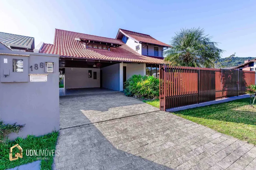 Casa de Condomínio com 4 quartos à venda, 259m2 em Vorstadt, Blumenau - SC - imagem 2 Foto 2 de Casa de Condomínio com 4 quartos à venda, 259m2 em Vorstadt, Blumenau - SC