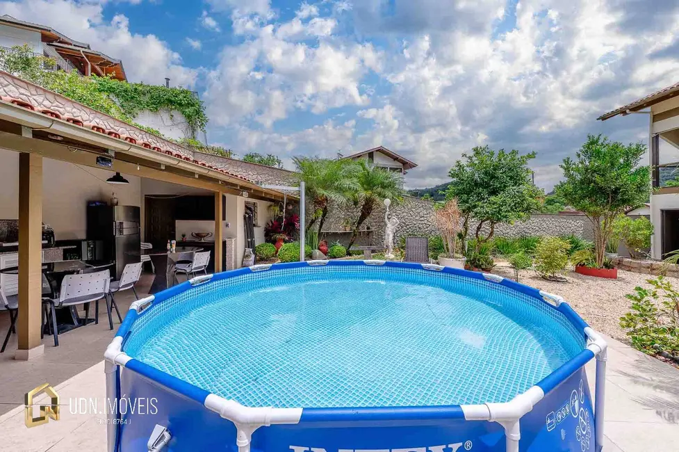 Casa de Condomínio com 3 quartos à venda, 229m2 em Vorstadt, Blumenau - SC - imagem 9 Foto 9 de Casa de Condomínio com 3 quartos à venda, 229m2 em Vorstadt, Blumenau - SC