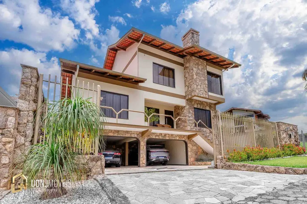 Foto 1 de Casa de Condomínio com 3 quartos à venda, 229m2 em Vorstadt, Blumenau - SC