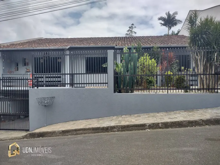 Casa com 3 quartos à venda, 350m2 em Escola Agrícola, Blumenau - SC - imagem 3 Foto 3 de Casa com 3 quartos à venda, 350m2 em Escola Agrícola, Blumenau - SC