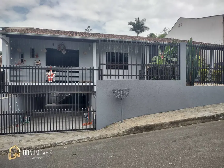 Casa com 3 quartos à venda, 350m2 em Escola Agrícola, Blumenau - SC - imagem 4 Foto 4 de Casa com 3 quartos à venda, 350m2 em Escola Agrícola, Blumenau - SC