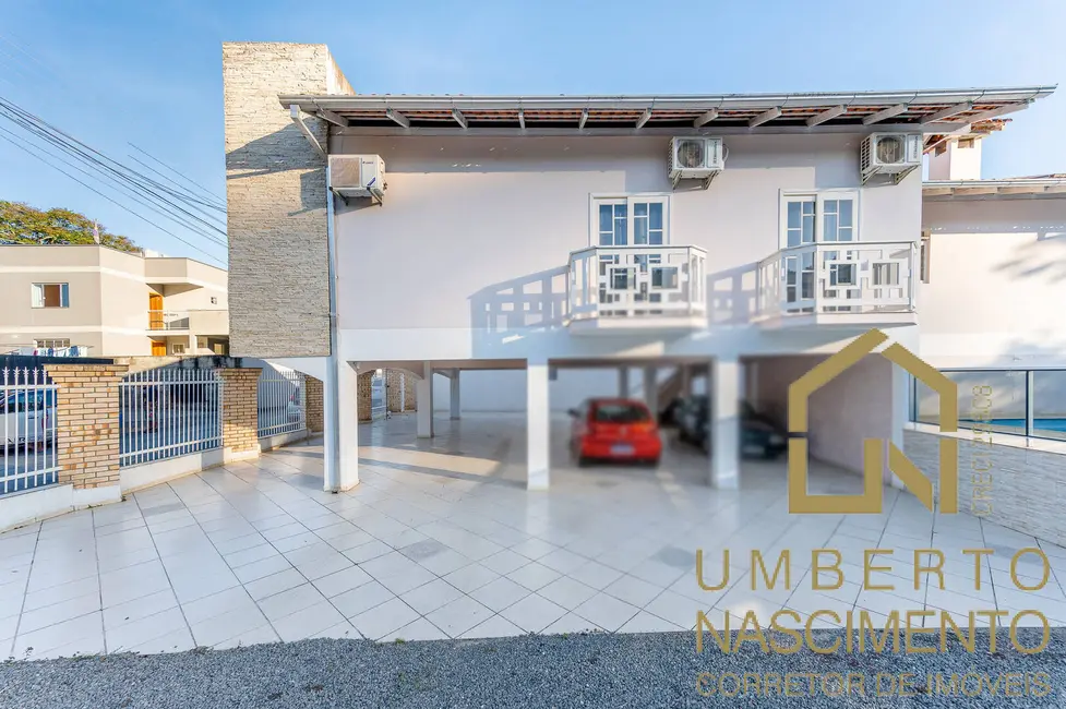Casa com 4 quartos à venda, 365m2 em Velha, Blumenau - SC - imagem 4 Foto 4 de Casa com 4 quartos à venda, 365m2 em Velha, Blumenau - SC