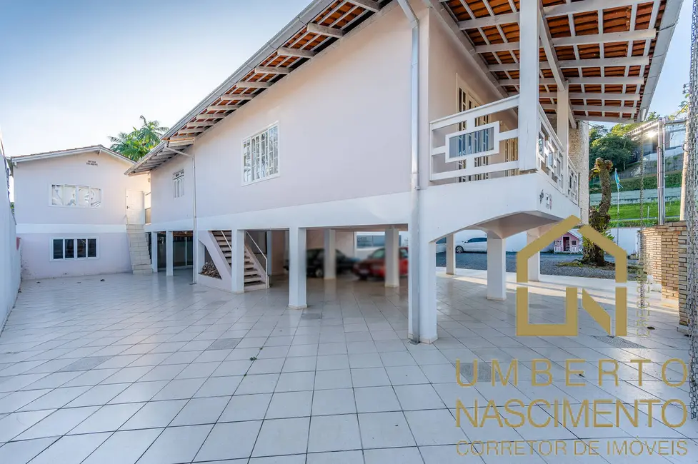 Casa com 4 quartos à venda, 365m2 em Velha, Blumenau - SC - imagem 3 Foto 3 de Casa com 4 quartos à venda, 365m2 em Velha, Blumenau - SC