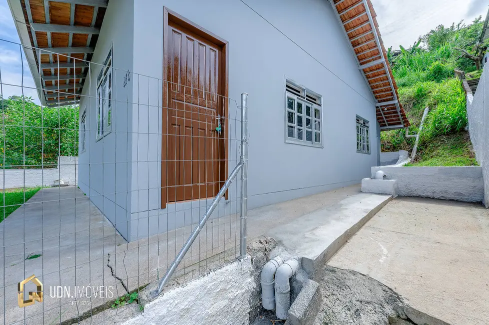 Foto 6 de Casa com 2 quartos à venda, 72m2 em Água Verde, Blumenau - SC