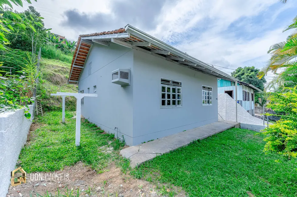Foto 4 de Casa com 2 quartos à venda, 72m2 em Água Verde, Blumenau - SC