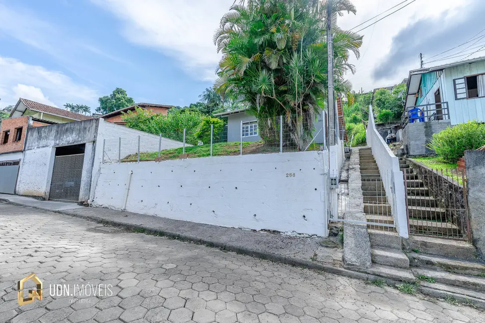 Foto 1 de Casa com 2 quartos à venda, 72m2 em Água Verde, Blumenau - SC
