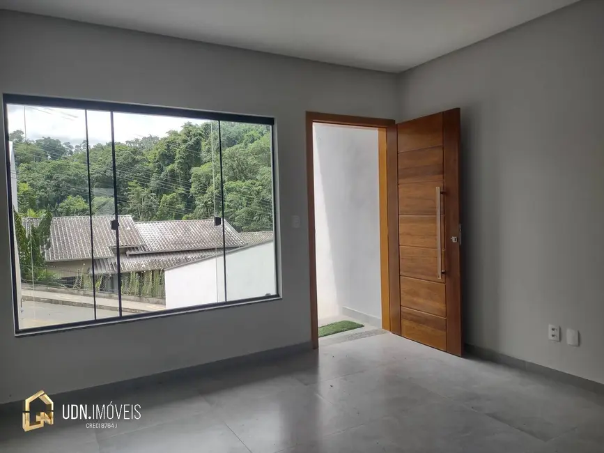 Sobrado com 3 quartos à venda, 126m2 em Escola Agrícola, Blumenau - SC - imagem 5 Foto 5 de Sobrado com 3 quartos à venda, 126m2 em Escola Agrícola, Blumenau - SC