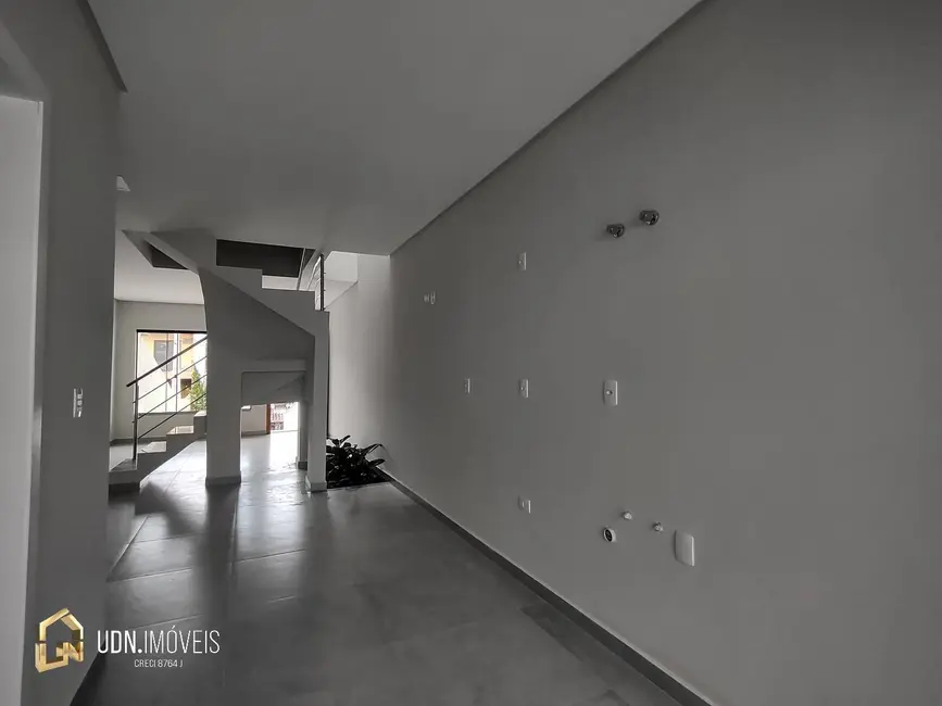 Sobrado com 3 quartos à venda, 126m2 em Escola Agrícola, Blumenau - SC - imagem 6 Foto 6 de Sobrado com 3 quartos à venda, 126m2 em Escola Agrícola, Blumenau - SC
