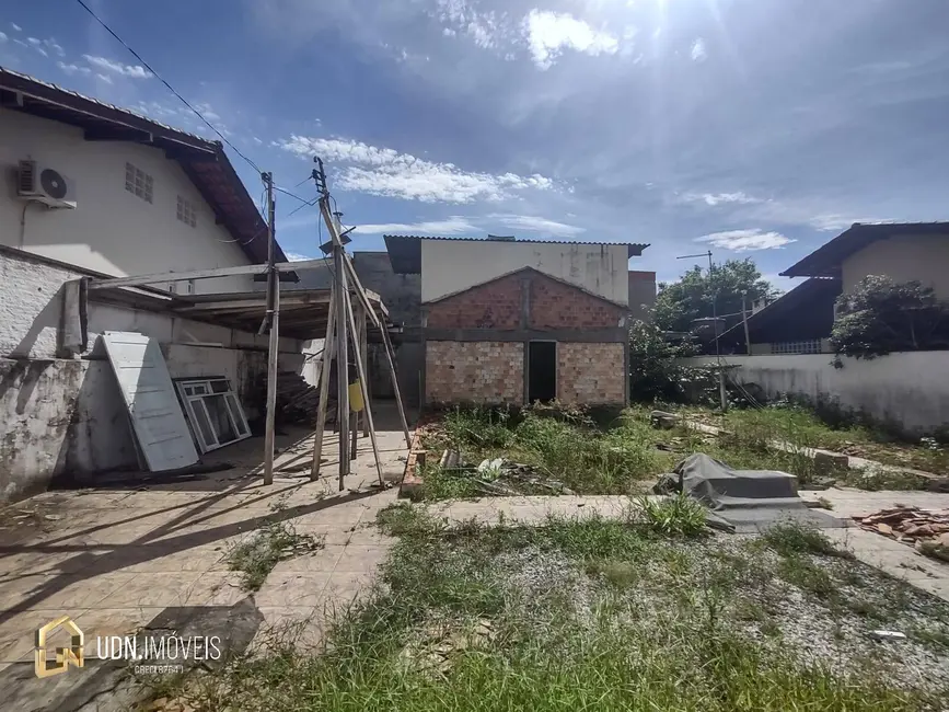 Foto 2 de Terreno / Lote à venda, 315m2 em Água Verde, Blumenau - SC