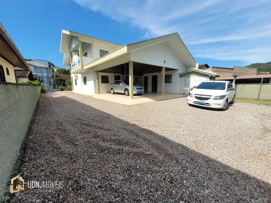 Casa com 4 quartos à venda, 675m2 em Garcia, Blumenau - SC - imagem 6 Foto 6 de Casa com 4 quartos à venda, 675m2 em Garcia, Blumenau - SC