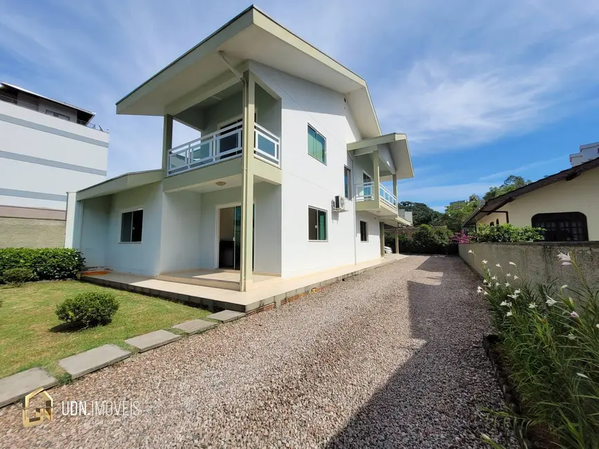 Casa com 4 quartos à venda, 675m2 em Garcia, Blumenau - SC - imagem 7 Foto 7 de Casa com 4 quartos à venda, 675m2 em Garcia, Blumenau - SC