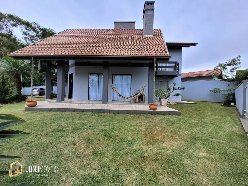 Casa com 3 quartos à venda, 287m2 em Velha, Blumenau - SC - imagem 5 Foto 5 de Casa com 3 quartos à venda, 287m2 em Velha, Blumenau - SC