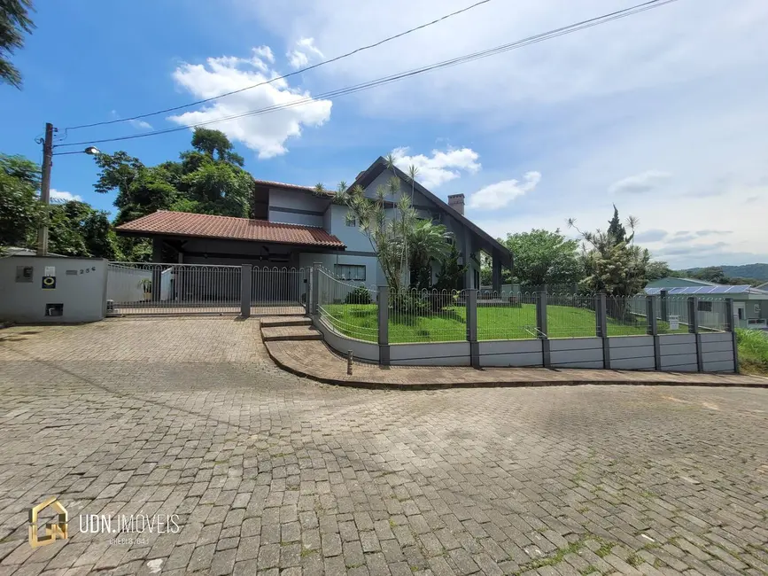 Foto 1 de Casa com 3 quartos à venda, 287m2 em Velha, Blumenau - SC
