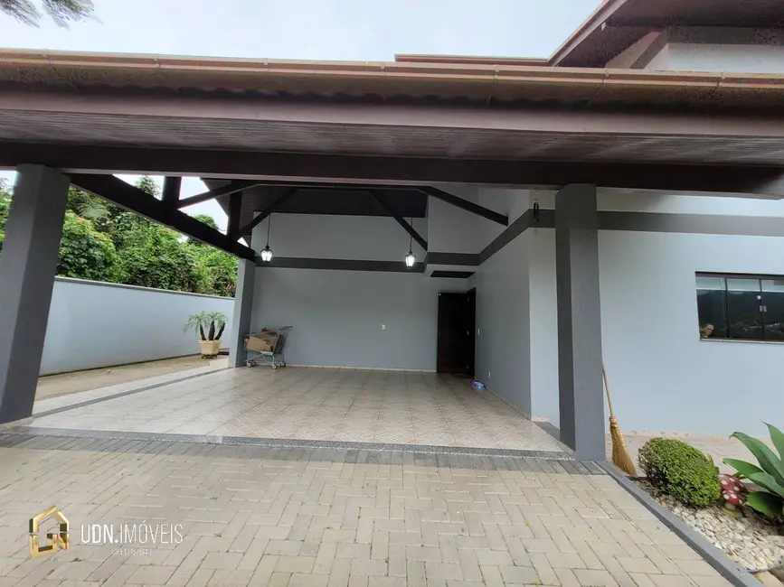 Casa com 3 quartos à venda, 287m2 em Velha, Blumenau - SC - imagem 8 Foto 8 de Casa com 3 quartos à venda, 287m2 em Velha, Blumenau - SC