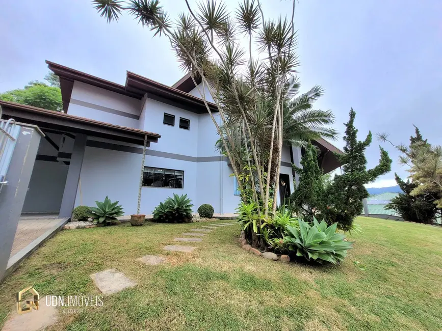 Casa com 3 quartos à venda, 287m2 em Velha, Blumenau - SC - imagem 6 Foto 6 de Casa com 3 quartos à venda, 287m2 em Velha, Blumenau - SC