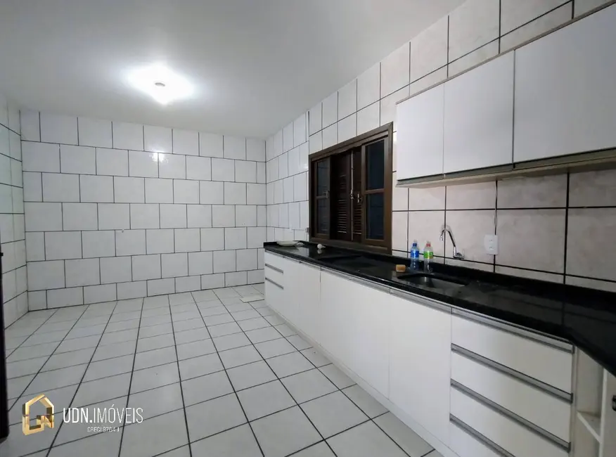 Casa com 3 quartos para alugar, 120m2 em Velha, Blumenau - SC - imagem 9 Foto 9 de Casa com 3 quartos para alugar, 120m2 em Velha, Blumenau - SC