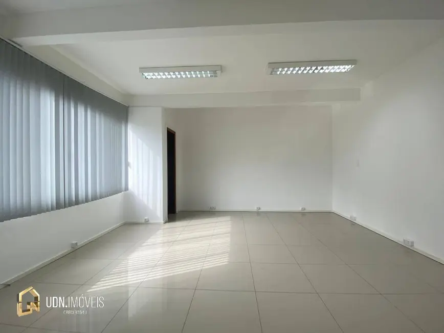 Sala Comercial para alugar, 34m2 em Centro, Blumenau - SC - imagem 8 Foto 8 de Sala Comercial para alugar, 34m2 em Centro, Blumenau - SC