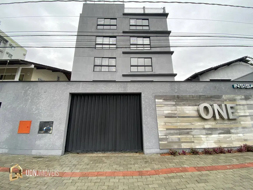 Foto 2 de Apartamento com 1 quarto para alugar, 32m2 em Boa Vista, Blumenau - SC
