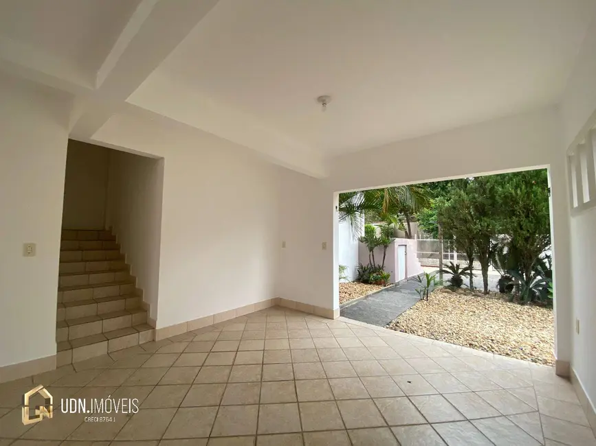 Casa com 4 quartos à venda, 279m2 em Velha, Blumenau - SC - imagem 6 Foto 6 de Casa com 4 quartos à venda, 279m2 em Velha, Blumenau - SC