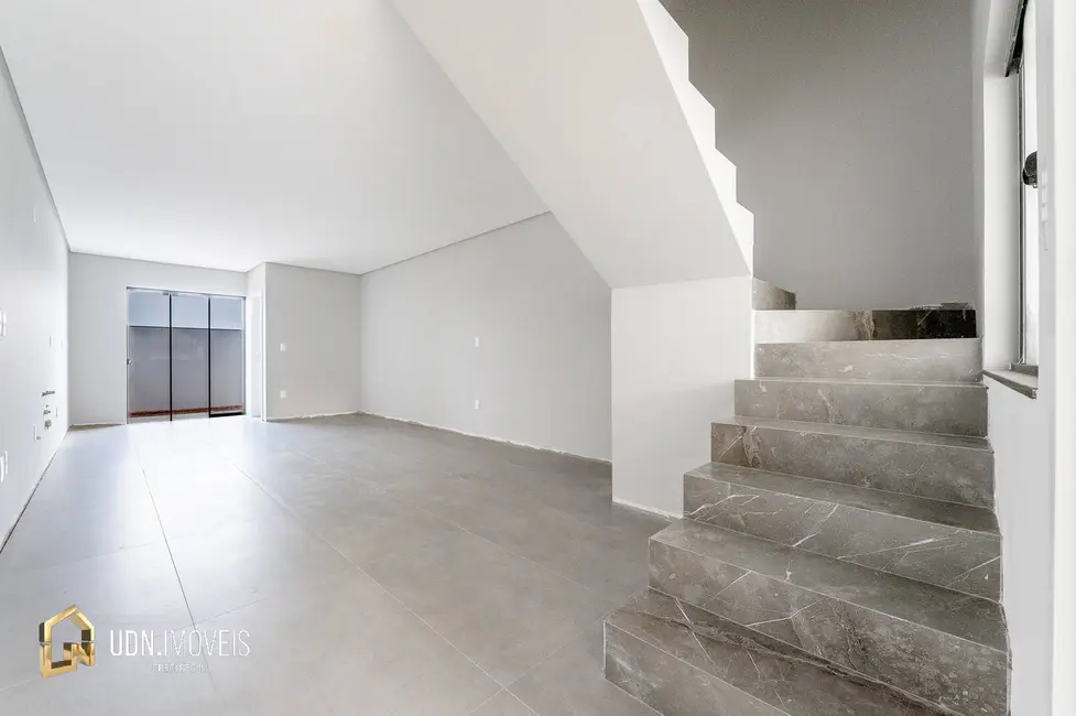 Sobrado com 3 quartos à venda, 122m2 em Itoupava Norte, Blumenau - SC - imagem 5 Foto 5 de Sobrado com 3 quartos à venda, 122m2 em Itoupava Norte, Blumenau - SC