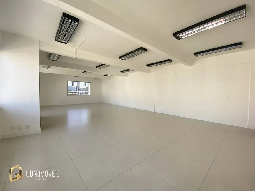Foto 4 de Sala Comercial para alugar, 34m2 em Centro, Blumenau - SC
