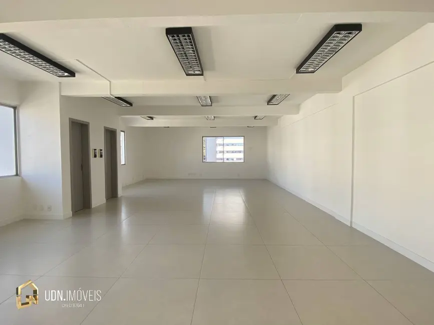 Foto 3 de Sala Comercial para alugar, 34m2 em Centro, Blumenau - SC