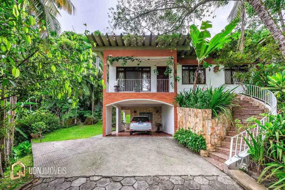 Casa com 5 quartos à venda, 324m2 em Badenfurt, Blumenau - SC - imagem 1 Foto 1 de Casa com 5 quartos à venda, 324m2 em Badenfurt, Blumenau - SC