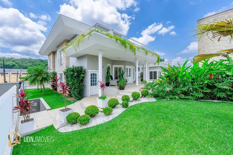 Casa com 4 quartos para alugar, 683m2 em Fortaleza, Blumenau - SC - imagem 5 Foto 5 de Casa com 4 quartos para alugar, 683m2 em Fortaleza, Blumenau - SC