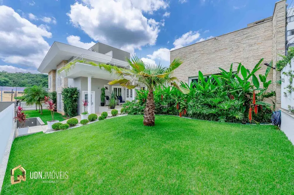 Casa com 4 quartos para alugar, 683m2 em Fortaleza, Blumenau - SC - imagem 4 Foto 4 de Casa com 4 quartos para alugar, 683m2 em Fortaleza, Blumenau - SC