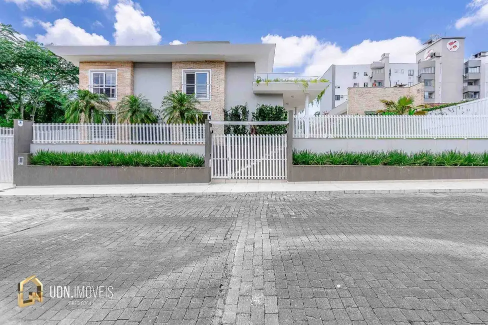 Foto 2 de Casa com 4 quartos para alugar, 683m2 em Fortaleza, Blumenau - SC