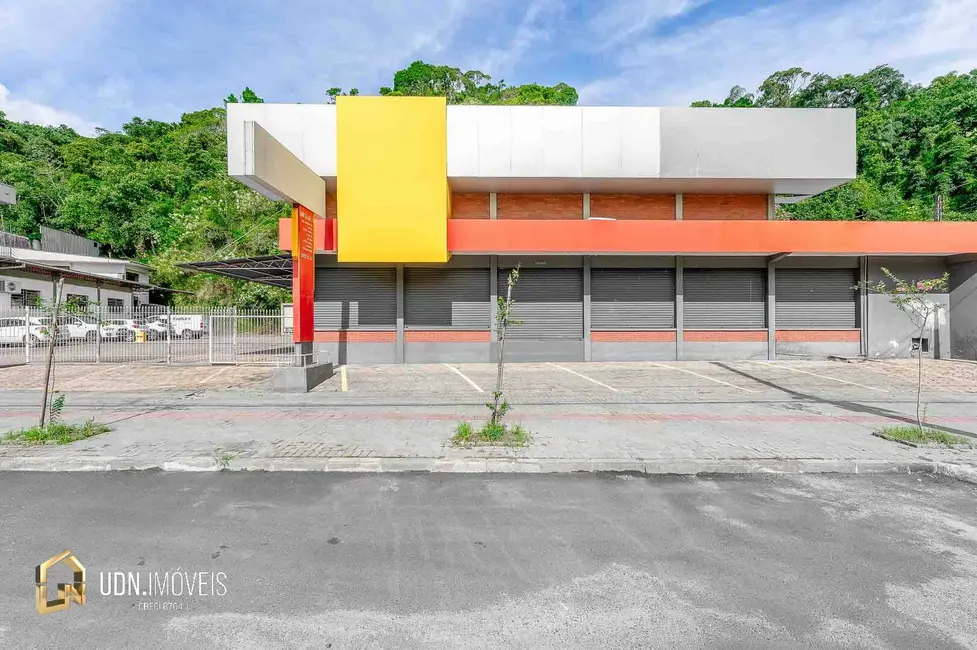 Foto 1 de Armazém / Galpão para alugar, 700m2 em Ponta Aguda, Blumenau - SC