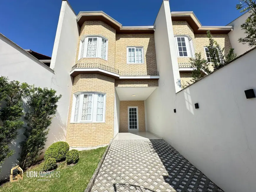 Foto 1 de Sobrado com 3 quartos à venda, 137m2 em Água Verde, Blumenau - SC