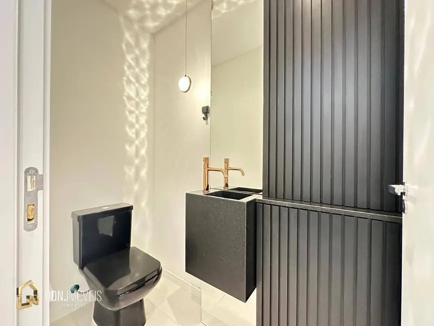 Sobrado com 3 quartos à venda, 137m2 em Água Verde, Blumenau - SC - imagem 7 Foto 7 de Sobrado com 3 quartos à venda, 137m2 em Água Verde, Blumenau - SC