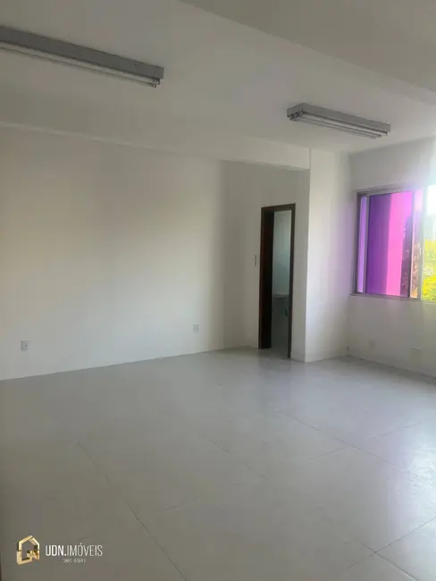 Foto 3 de Sala Comercial para alugar, 44m2 em Centro, Blumenau - SC
