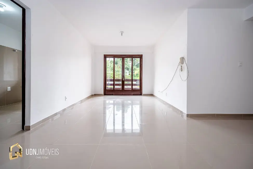 Apartamento com 2 quartos para alugar, 80m2 em Garcia, Blumenau - SC - imagem 3 Foto 3 de Apartamento com 2 quartos para alugar, 80m2 em Garcia, Blumenau - SC