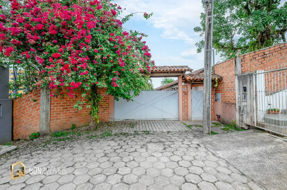 Casa com 3 quartos à venda, 560m2 em Itoupava Seca, Blumenau - SC - imagem 4 Foto 4 de Casa com 3 quartos à venda, 560m2 em Itoupava Seca, Blumenau - SC