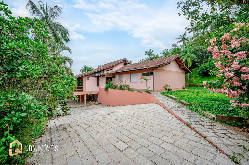 Casa com 3 quartos à venda, 560m2 em Itoupava Seca, Blumenau - SC - imagem 3 Foto 3 de Casa com 3 quartos à venda, 560m2 em Itoupava Seca, Blumenau - SC