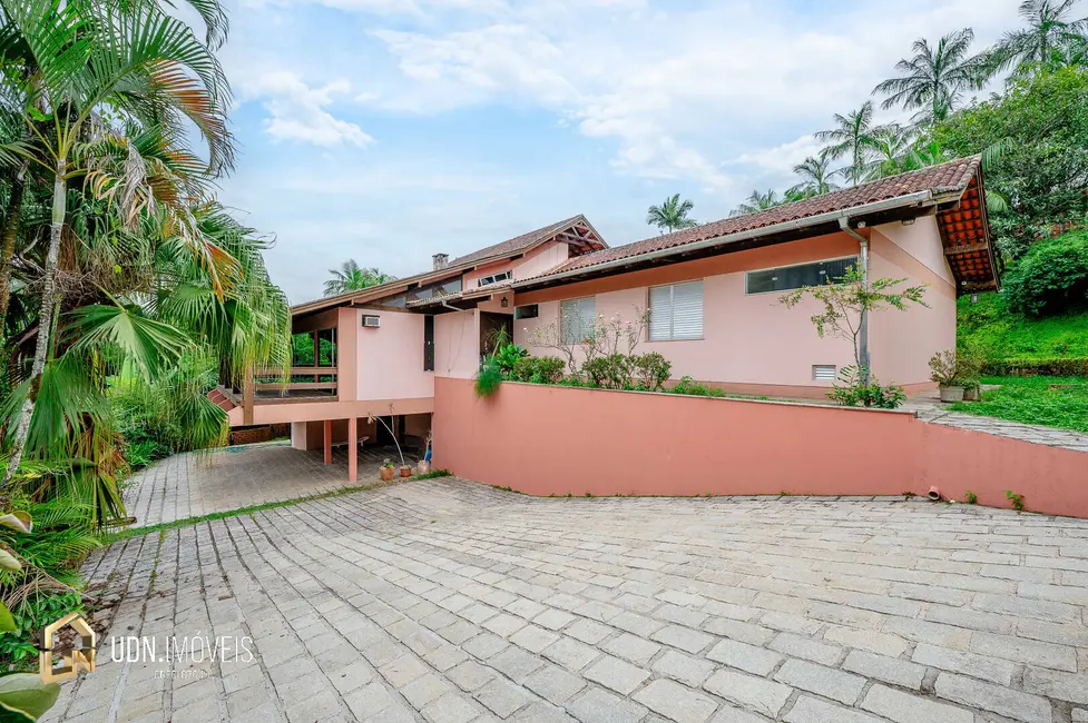 Foto 1 de Casa com 3 quartos à venda, 560m2 em Itoupava Seca, Blumenau - SC