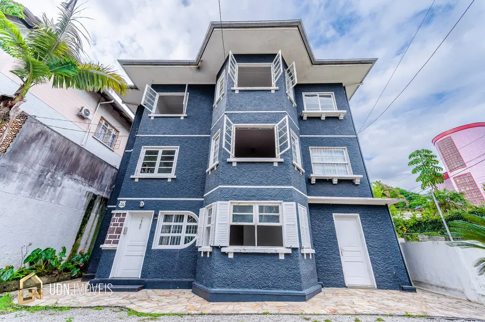 Apartamento com 6 quartos para alugar, 230m2 em Centro, Blumenau - SC - imagem 1 Foto 1 de Apartamento com 6 quartos para alugar, 230m2 em Centro, Blumenau - SC
