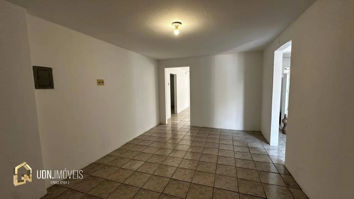 Apartamento com 6 quartos para alugar, 230m2 em Centro, Blumenau - SC - imagem 6 Foto 6 de Apartamento com 6 quartos para alugar, 230m2 em Centro, Blumenau - SC