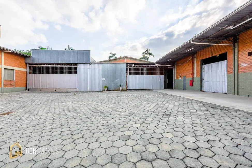 Armazém / Galpão para alugar, 3200m2 em Itoupavazinha, Blumenau - SC - imagem 2 Foto 2 de Armazém / Galpão para alugar, 3200m2 em Itoupavazinha, Blumenau - SC
