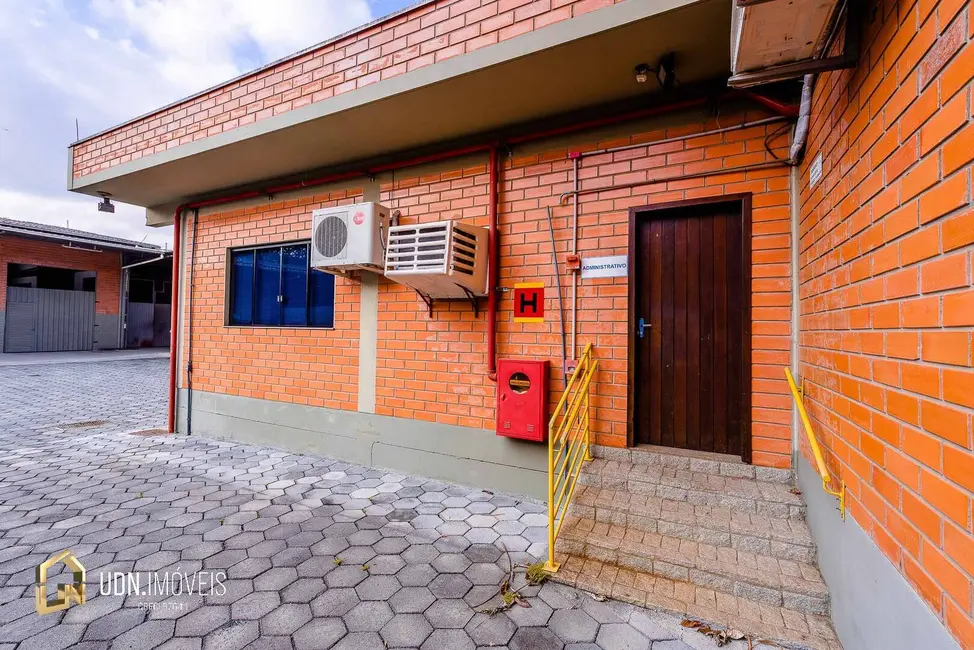 Armazém / Galpão para alugar, 3200m2 em Itoupavazinha, Blumenau - SC - imagem 5 Foto 5 de Armazém / Galpão para alugar, 3200m2 em Itoupavazinha, Blumenau - SC