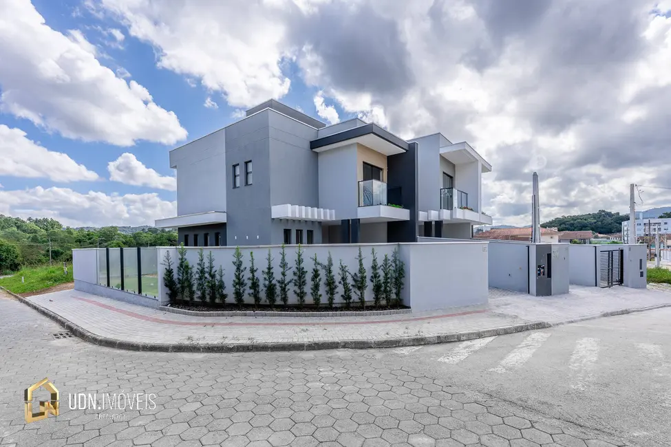 Foto 2 de Sobrado com 3 quartos à venda, 132m2 em Bela Vista, Gaspar - SC