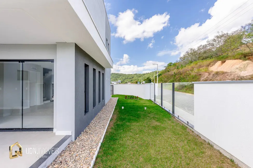 Foto 9 de Sobrado com 3 quartos à venda, 132m2 em Bela Vista, Gaspar - SC