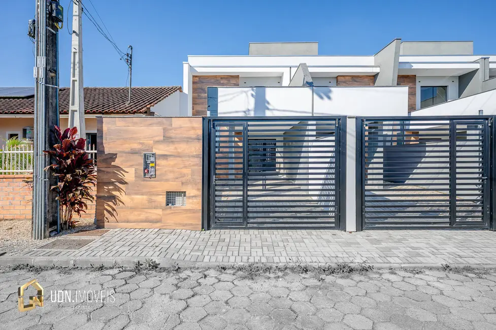 Foto 2 de Sobrado com 2 quartos à venda, 107m2 em Poço Grande, Gaspar - SC