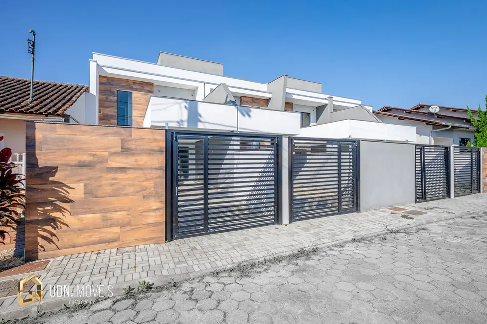 Foto 1 de Sobrado com 2 quartos à venda, 107m2 em Poço Grande, Gaspar - SC