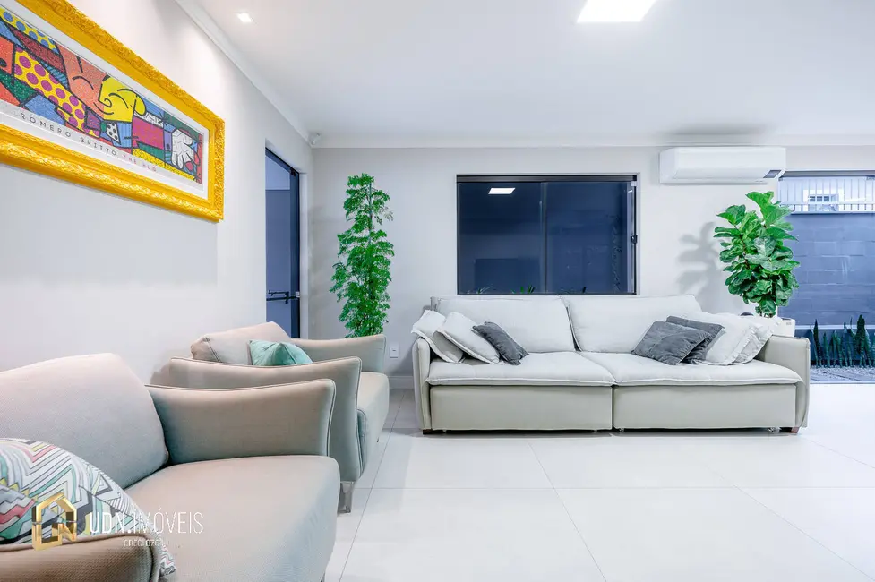 Casa com 3 quartos à venda, 210m2 em Velha Central, Blumenau - SC - imagem 8 Foto 8 de Casa com 3 quartos à venda, 210m2 em Velha Central, Blumenau - SC