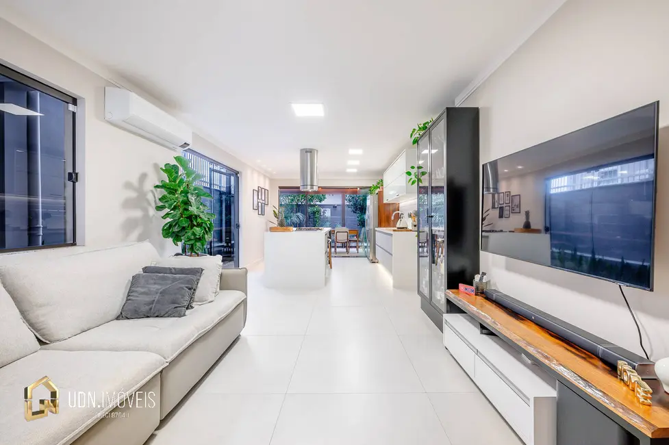 Casa com 3 quartos à venda, 210m2 em Velha Central, Blumenau - SC - imagem 6 Foto 6 de Casa com 3 quartos à venda, 210m2 em Velha Central, Blumenau - SC
